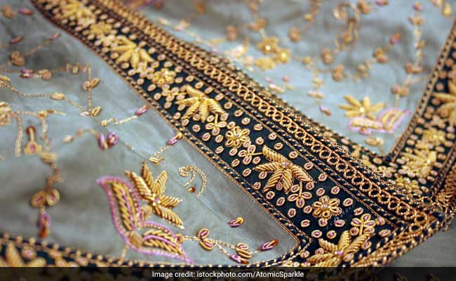 3 Gorgeous <i>Lehengas</i> Under Rs 5,000 To Add To Your Ethnic Wardrobe