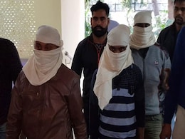 कई राज्यों में रेप, हत्या और डकैती की वारदात को अंजाम देने वाला बांग्लादेशी गैंग पुलिस के हत्थे चढ़ा कई राज्यों में रेप, हत्या और डकैती की वारदात को अंजाम देने वाला बांग्लादेशी गैंग पुलिस के हत्थे चढ़ा