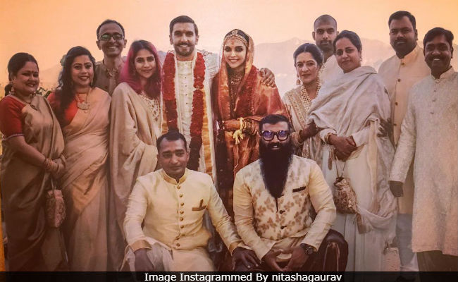 New Pics From Deepika Padukone And Ranveer Singh's Wedding, Featuring <i>Ladkiwale</i> And <i>Ladkewale</i>