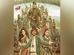 Thugs of Hindostan Box Office Collection Day 1: आमिर-अमिताभ-कैटरीना की फिल्म की बंपर ओपनिंग, 50 करोड़ के पार Thugs of Hindostan Box Office Collection Day 1: आमिर-अमिताभ-कैटरीना की फिल्म की बंपर ओपनिंग, 50 करोड़ के पार