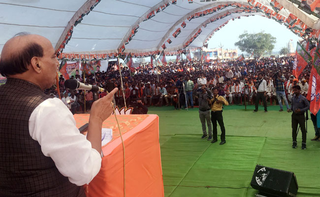 "Don't Win By Visiting Temples": Rajnath Singh's Dig At Rahul Gandhi