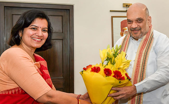 Former IAS Officer Joins BJP In Amit Shah's Presence