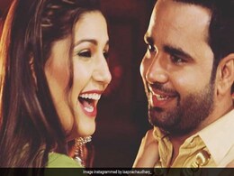 सपना चौधरी के लिए लड़ने पर उतरा ये शख्स, फिर पैरों में गिरकर मांगनी पड़ी माफी; देखें Video... सपना चौधरी के लिए लड़ने पर उतरा ये शख्स, फिर पैरों में गिरकर मांगनी पड़ी माफी; देखें Video...