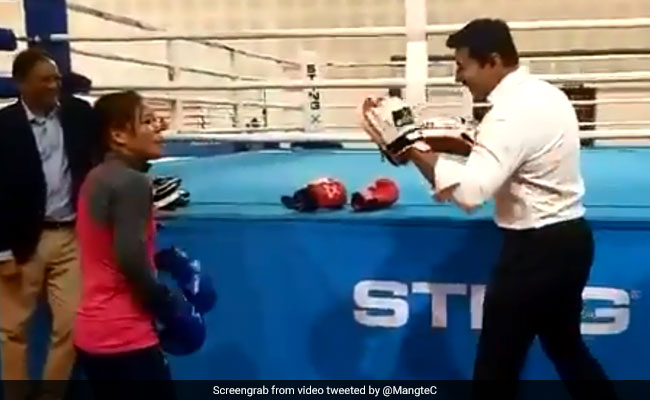 Minister Rajyavardhan Rathore Challenged Mary Kom To A Bout. See Who Won