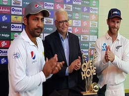 PAK vs NZ: इस कारण पीसीबी की ट्रॉफी आयी ट्रोलर्स के निशाने पर, जमकर उड़ा मजाक PAK vs NZ: इस कारण पीसीबी की ट्रॉफी आयी ट्रोलर्स के निशाने पर, जमकर उड़ा मजाक