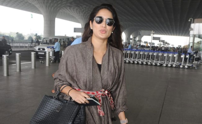 Sagarika Ghatge Wearing A Cape At The Airport Will Make You Want To Get One Too