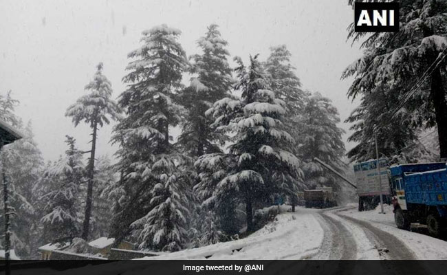 Jammu-Srinagar Highway Closed After Fresh Snowfall