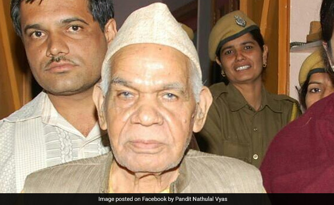 <i>Netas</i> Line Up At 95-Year-Old Rajasthan Astrologer's Ahead Of State Polls