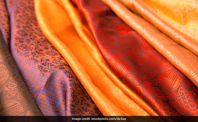 5 Beautiful Silk <i>Kurtas</i> To Get Ethnic Style On Point