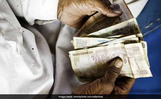 देश की 10 फीसदी आबादी के पास 57 फीसदी आय, अमीरों-गरीबों के बीच चौड़ी हो रही खाई