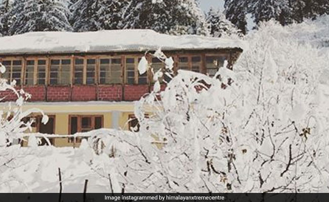 उत्तराखंड, हिमाचल में जबरदस्त बर्फबारी, दिल्ली एनसीआर में भी सर्दी ने धीमी की रफ्तार