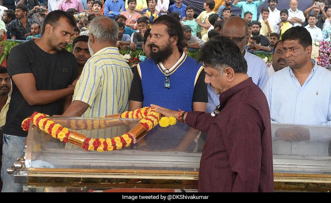 Tight Security For Kannada Actor Ambareesh's State Funeral