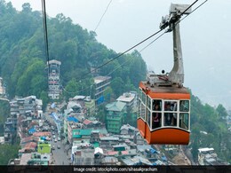 जम्मू:  रोपवे केबल कार परियोजना के शुरू होने से पहले बड़ा हादसा, दो की मौत, चार घायल  जम्मू:  रोपवे केबल कार परियोजना के शुरू होने से पहले बड़ा हादसा, दो की मौत, चार घायल