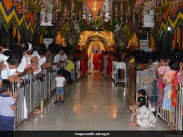 Hyderabad Doctor Donates Gold Crown Worth Rs 33 Lakh To Saibaba Temple Hyderabad Doctor Donates Gold Crown Worth Rs 33 Lakh To Saibaba Temple