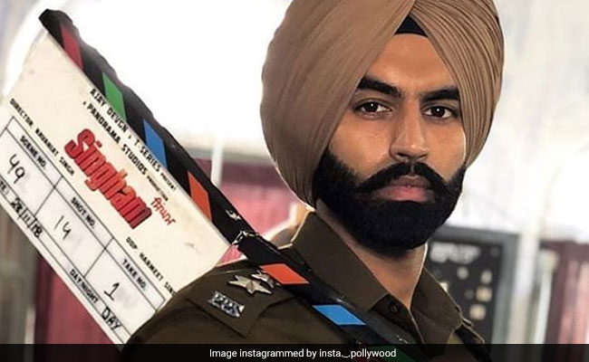 'सिंघम' का फर्स्ट लुक हुआ रिलीज, अजय देवगन नहीं ये एक्टर बने हैं बाजीराव सिंघम