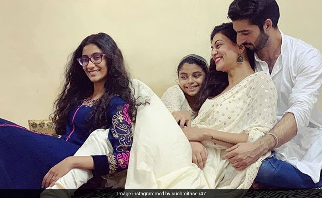 सुष्मिता सेन 15 साल छोटे बॉयफ्रेंड संग रोमांटिक अंदाज में आईं नजर, फैमिली Video हुआ वायरल