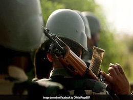 सीमा पार से भारत में घुसने की कोशिश कर रहे 12 बांग्लादेशी नागरिकों को किया गिरफ्तार सीमा पार से भारत में घुसने की कोशिश कर रहे 12 बांग्लादेशी नागरिकों को किया गिरफ्तार