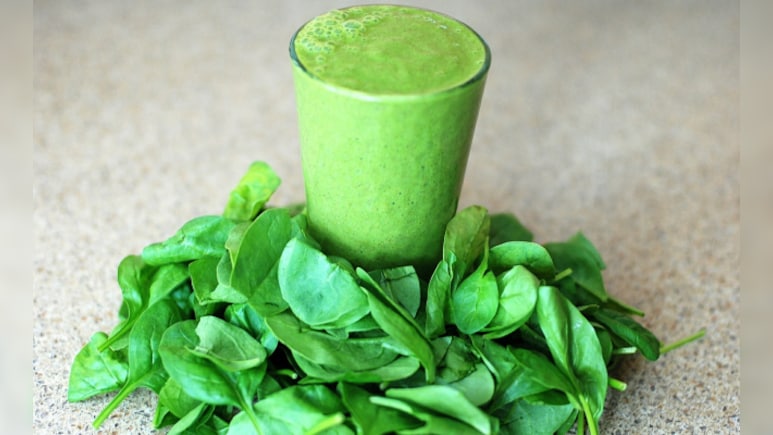 रोज 1 गिलास पालक का जूस पीने से क्या होगा? ये जानने के बाद आज से ही पीने लगेंगे