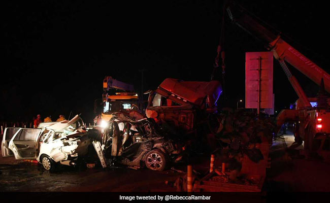 31-Car Pileup Kills 15 After Truck Crashes Into Toll Booth In China