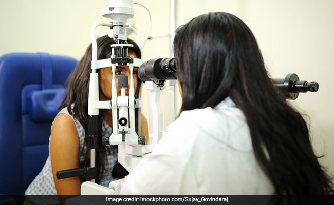 Researchers have discovered that a person's eyes may offer a solution to rising stress levels.