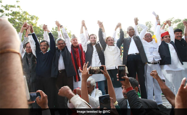 Farmers' Protest Brings Rahul Gandhi, Arvind Kejriwal On Same Stage