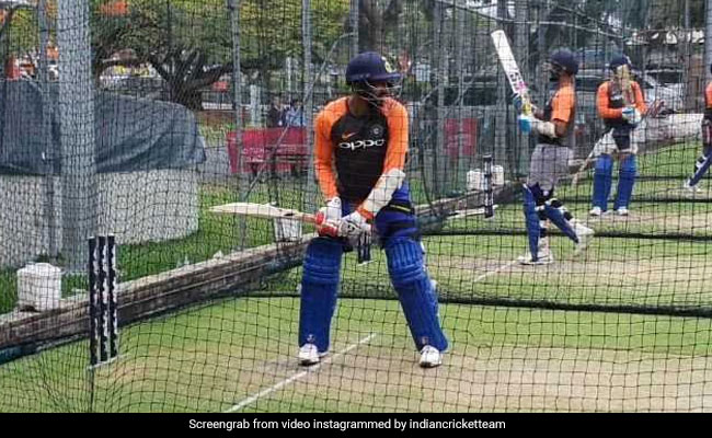 India Vs Australia: बुमराह ने मैच से पहले जड़े लंबे-लंबे छक्के, देखते रह गए बाकी खिलाड़ी, देखें VIDEO