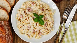 Want A New Kind Of White Sauce Pasta? Try This Creamy Cauliflower Pasta