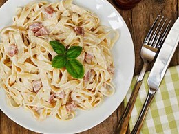 Want A New Kind Of White Sauce Pasta? Try This Creamy Cauliflower Pasta