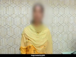 HIV पॉजिटिव होने पर महिला कर्मचारी को कंपनी ने नौकरी से निकाला, 3 साल की लड़ाई के बाद मिला न्याय HIV पॉजिटिव होने पर महिला कर्मचारी को कंपनी ने नौकरी से निकाला, 3 साल की लड़ाई के बाद मिला न्याय