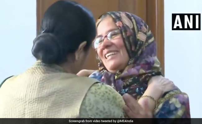 "<i>Meri Madam Mahan</i>": Mother Of Mumbai Man Freed By Pak Meets Sushma Swaraj