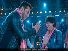 Zero ISSAQBAAZI Song: सलमान खान ने गले में 'गमछा' डालकर शाहरुख खान संग यूं लगाए ठुमके, देखें ये Video सॉन्ग Zero ISSAQBAAZI Song: सलमान खान ने गले में 'गमछा' डालकर शाहरुख खान संग यूं लगाए ठुमके, देखें ये Video सॉन्ग