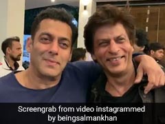 सलमान खान-शाहरुख खान को याद आए 'करण-अर्जुन', टीवी पर यूं देखी फिल्म; Video वायरल