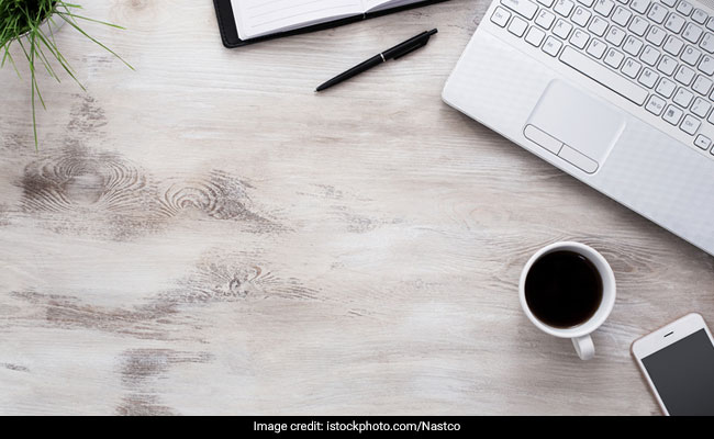 5 Stylish Desks You Can Get For Your Study Room