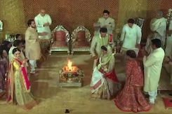 <i>Sindoor, Pheras</i>: Watch Isha Ambani-Anand Piramal Wedding Snippets <i>Sindoor, Pheras</i>: Watch Isha Ambani-Anand Piramal Wedding Snippets