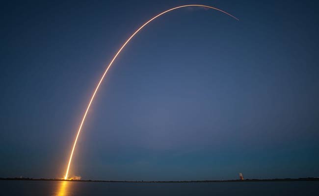 Putin's "New Year Gift" Is Hypersonic Nuclear Warhead That Can Glide