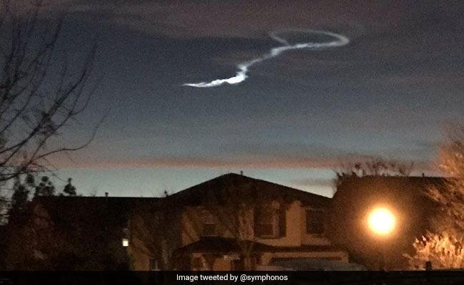 Twitter Filled With Pics, Videos Of Strange Light Seen Over California