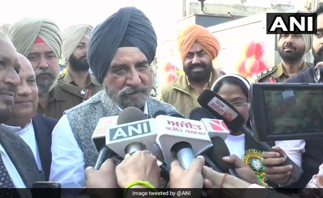 पंजाब कांग्रेस में शुरू हुई 'जंग' : 'अगर वह (सिद्धू) कैप्टन साहब को अपना कैप्टन नहीं मानते तो इस्तीफा दे दें'