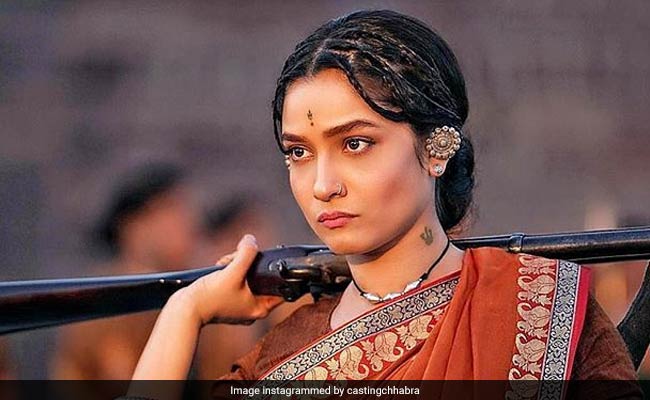 Sushant Singh Rajput Reviews Ankita Lokhande's Look As Jhalkari Bai From <I>Manikarnika</I>