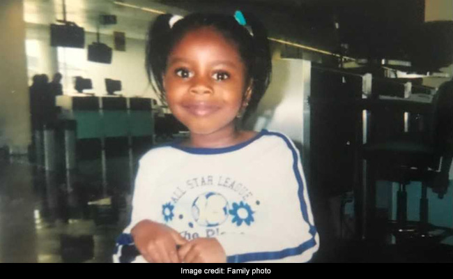 Stranger Helped 5-Year-Old Fly Back To US. 15 Years Later They Found Him