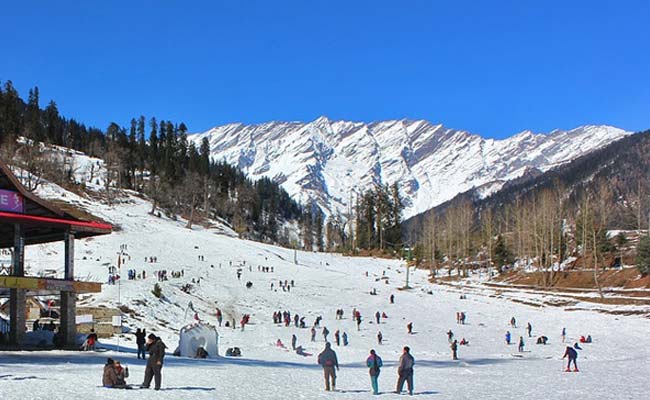 As Cold Wave Intensifies In Himachal, Manali Freezes At Minus 3 Degrees