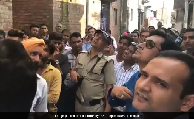 हरिद्वार के इस गांव में डीएम दीपक रावत ने मारा छापा तो हुआ बड़ा खुलासा