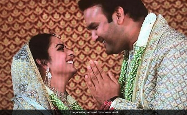 Isha Ambani Wedding: बारात से लेकर सात फेरों तक, देखें ईशा अंबानी-आनंद पीरामल का पूरा Wedding Album