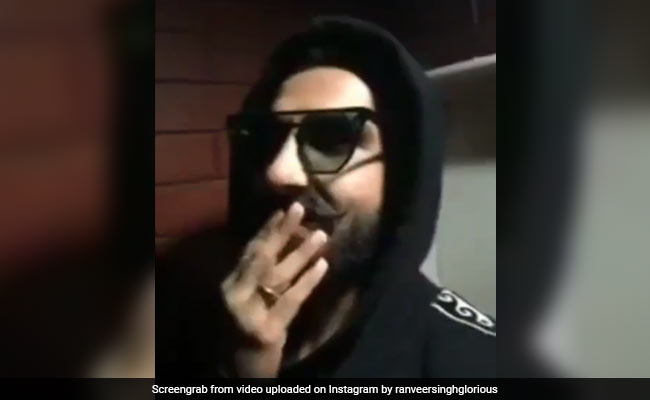 सिनेमाघर में 'Simmba' की एंट्री पर ऑडियंस का मचा हल्ला, हॉल में छिपे रणवीर सिंह का यूं आया रिएक्शन- देखें Video