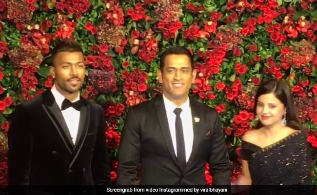 'गुस्से' में स्टेज छोड़कर चली गईं साक्षी, धोनी और उनके बीच आ गए थे हार्दिक पांड्या... देखें Video