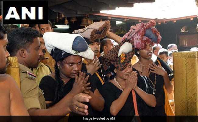 4 ट्रांसजेंडर ने साड़ी पहनकर किए सबरीमाला में भगवान अयप्पा के दर्शन