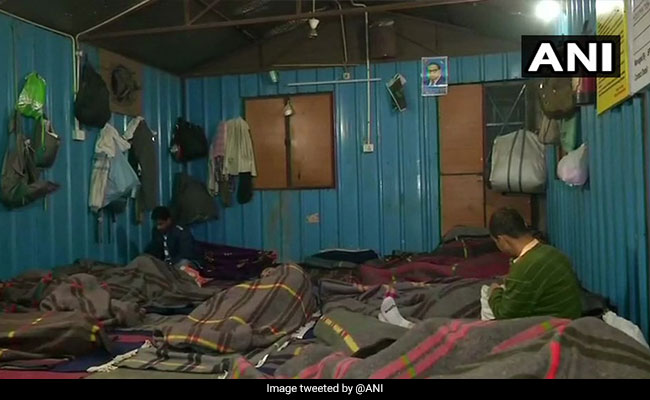 Cold Wave Sets In, Delhi's Homeless Take Refuge In Night Shelters