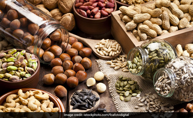 Nuts are healthy for eyesight