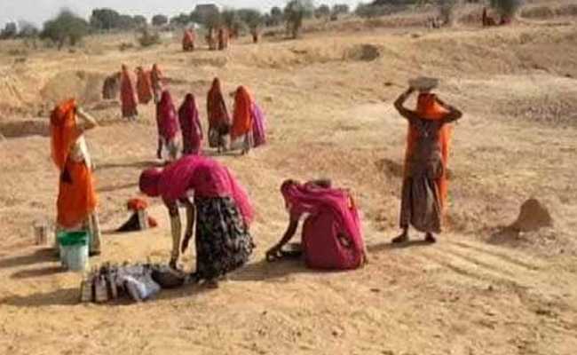 NDTV Exclusive : नेता चुनाव लड़ रहे, आम इंसान और जानवर बूंद-बूंद पानी को तरस रहे