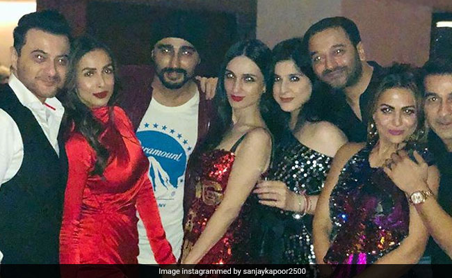 Malaika Arora, Arjun Kapoor Ring In Christmas Together At Ritesh Sidhwani's Party