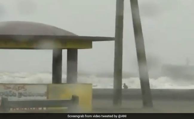 छत्तीसगढ़ में देर रात से हो रही बारिश की वजह से शपथ ग्रहण स्थल में हुआ बदलाव, अब इनडोर स्टेडियम में होगा समारोह